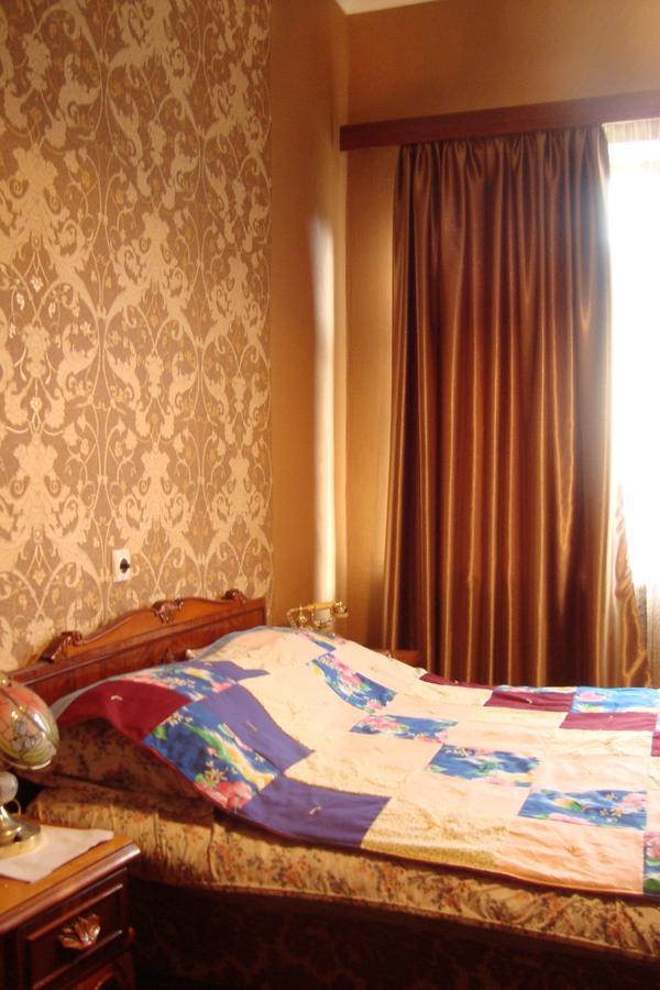 Guesthouse Valeria Borjomi Exteriör bild